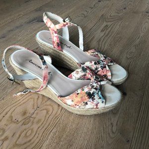 Floral wedge sandals
